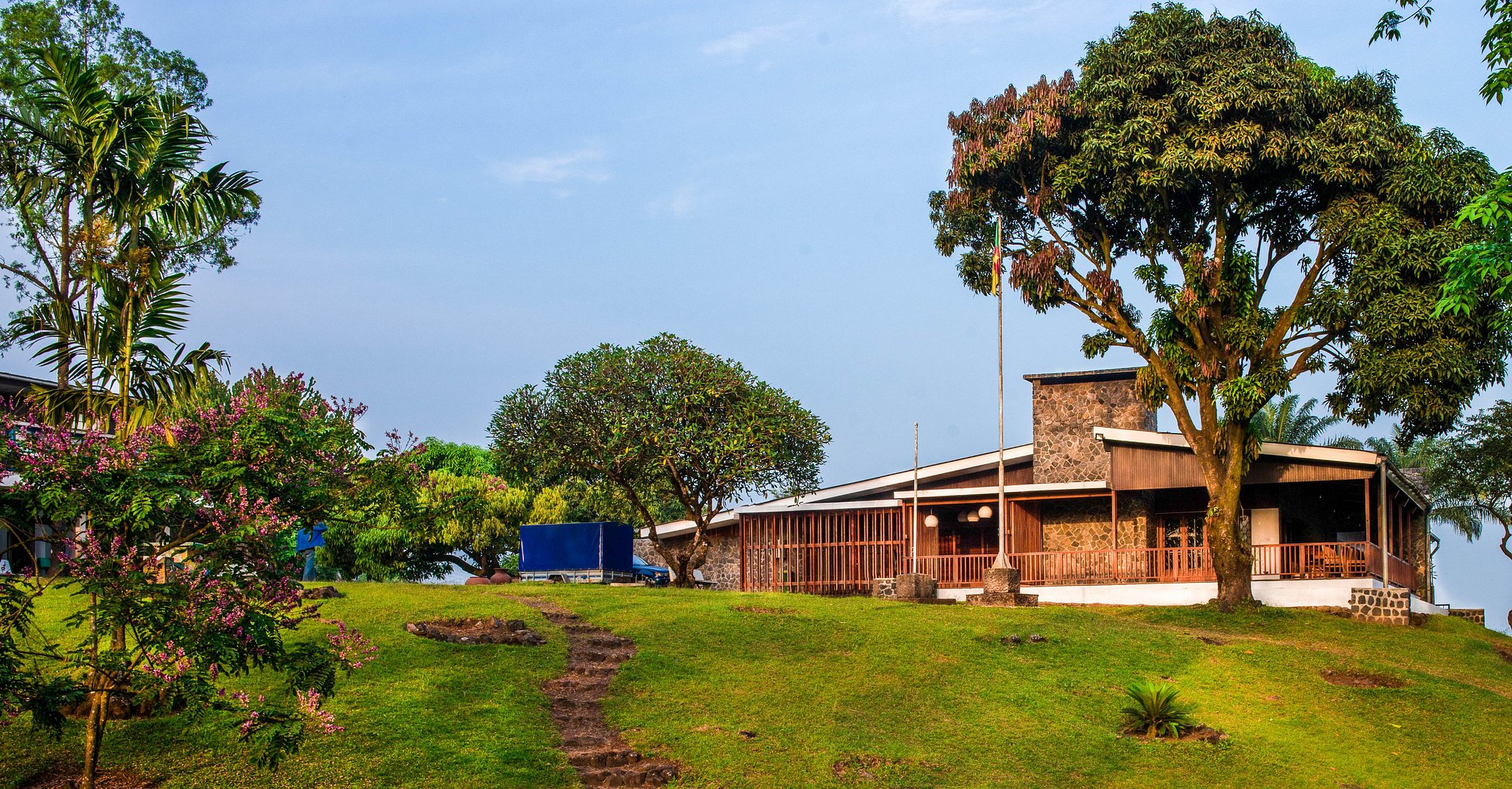 iya restaurant the building